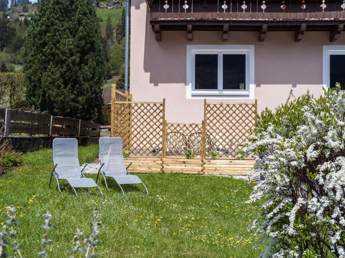 Modern Apartment Near Ski Area In M Hlbach Dorf  Exteriör bild